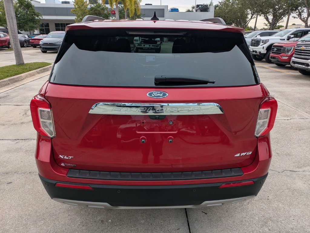 Certified 2024 Ford Explorer XLT AWD/4WD image 5
