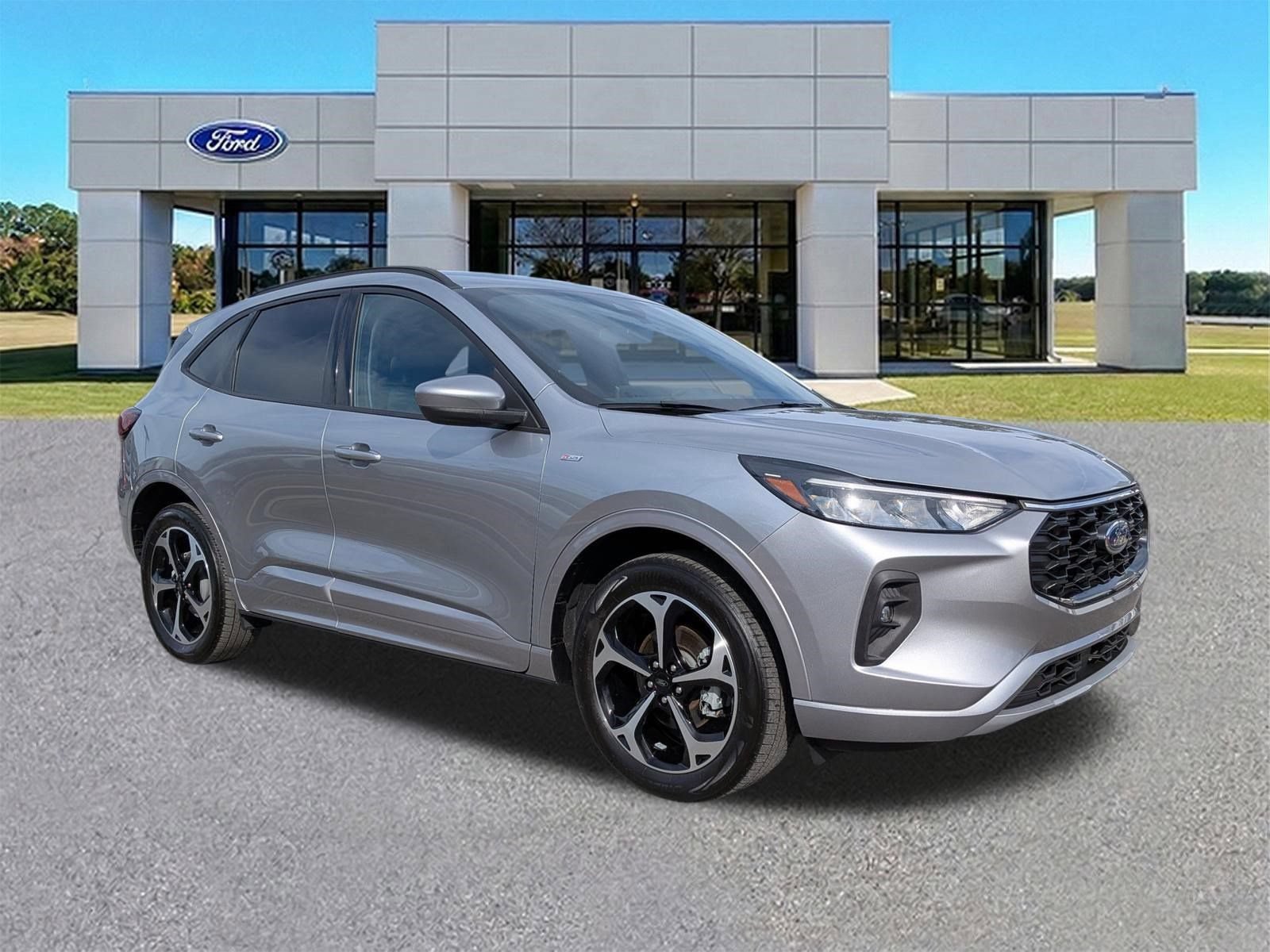 Certified 2023 Ford Escape ST-Line Select w/ Tech Pack #1 AWD/4WD image 2