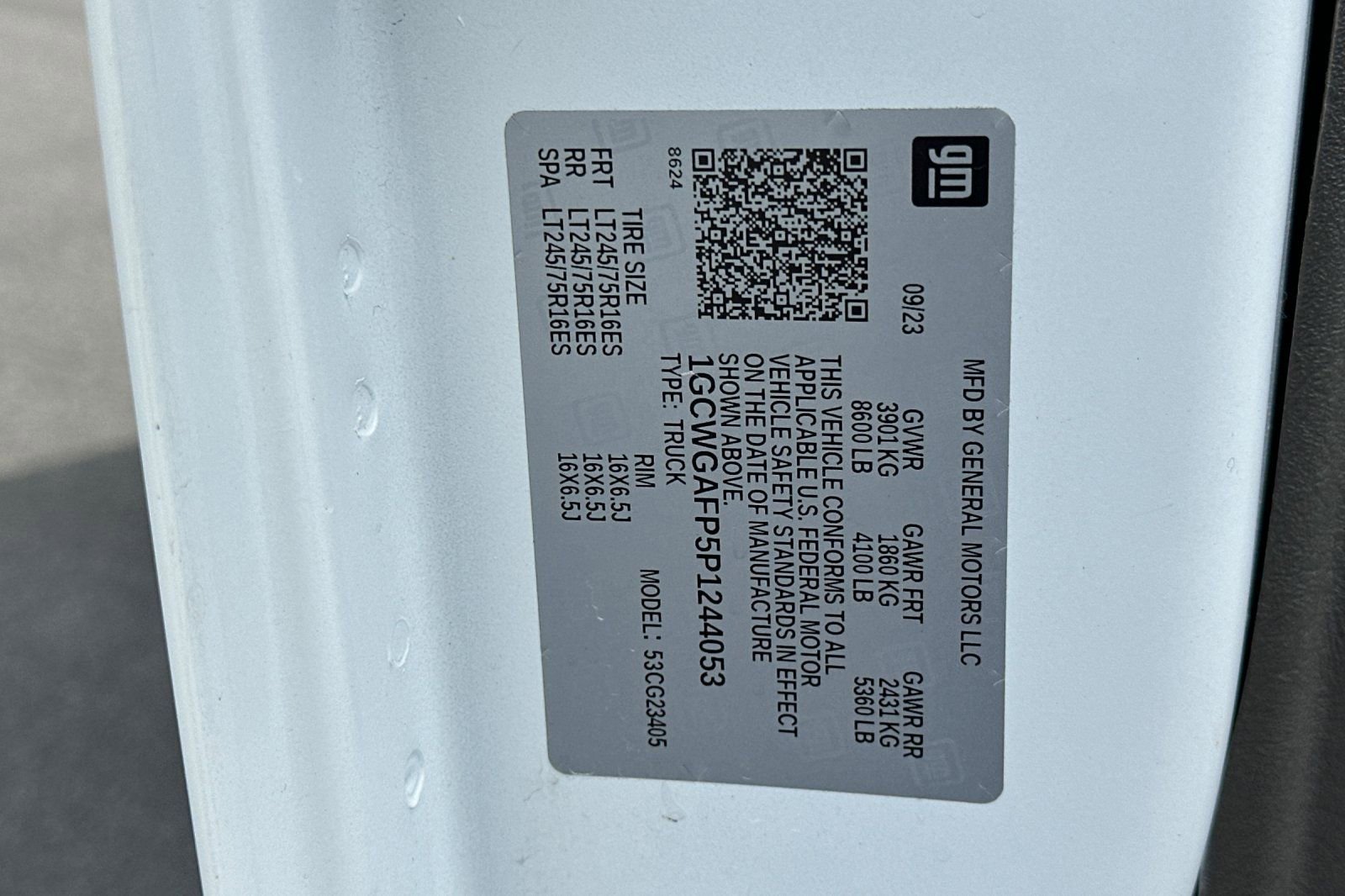 Used 2023 Chevrolet Express 2500 Work Van w/ Driver Convenience Package image 32