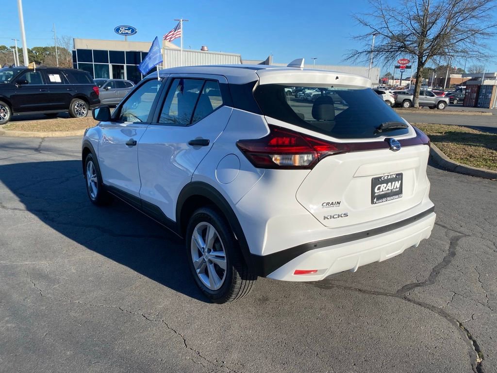 Used 2021 Nissan Kicks S image 3