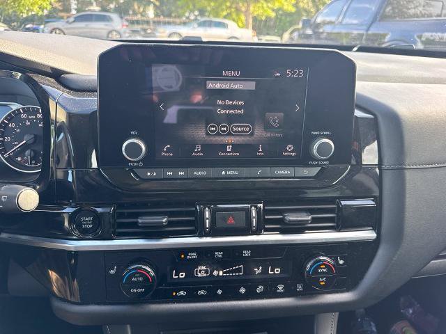 Used 2025 Nissan Pathfinder SV FWD image 12