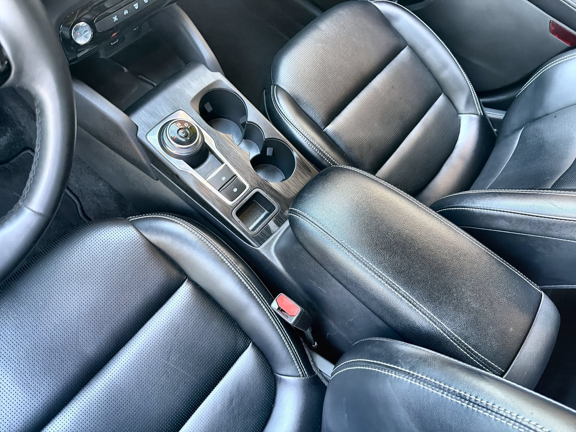 Certified 2025 Ford Escape Platinum AWD/4WD image 21