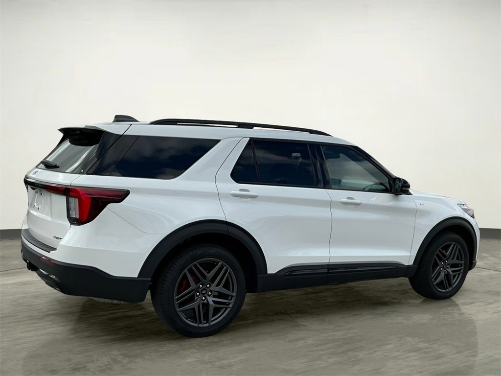 Certified 2025 Ford Explorer ST-Line w/ ST-Line Street Pack image 8
