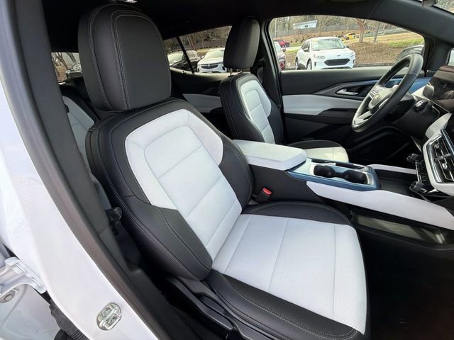 Used 2025 Chevrolet Equinox EV LT image 28