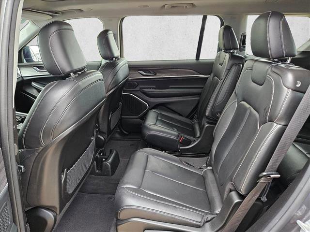 Used 2022 Jeep Grand Cherokee L Limited AWD/4WD image 21