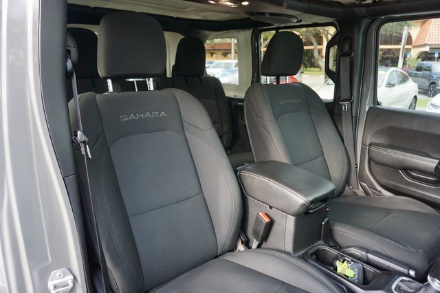 Used 2022 Jeep Wrangler Unlimited Sahara image 7
