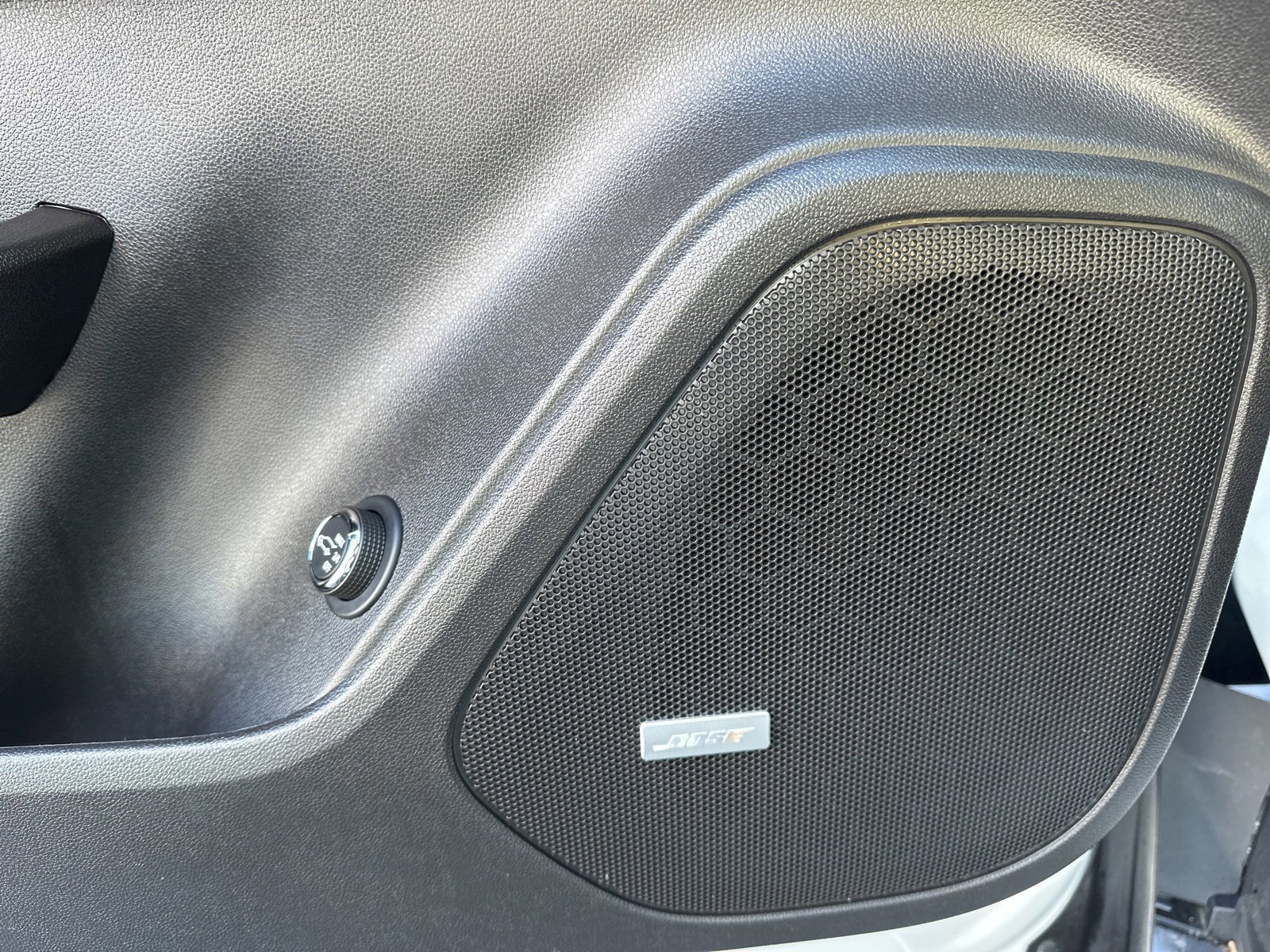 Used 2025 Chevrolet Blazer Premier w/ Driver Confidence II Package image 24