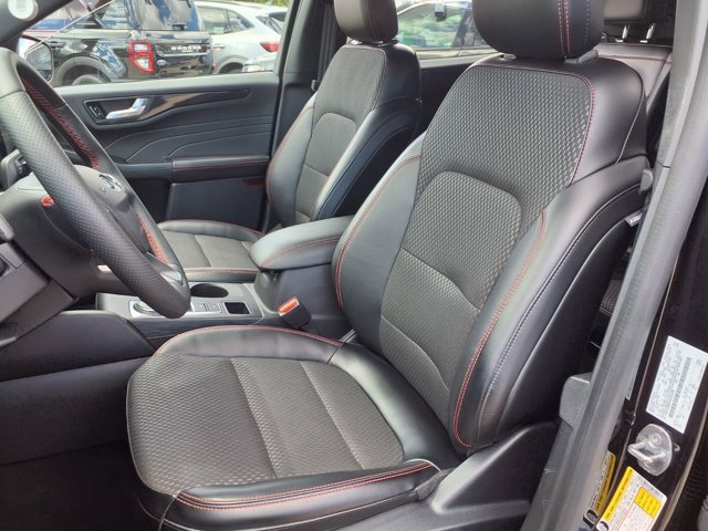 Certified 2024 Ford Escape ST-Line w/ Tech Pack #1 AWD/4WD image 4