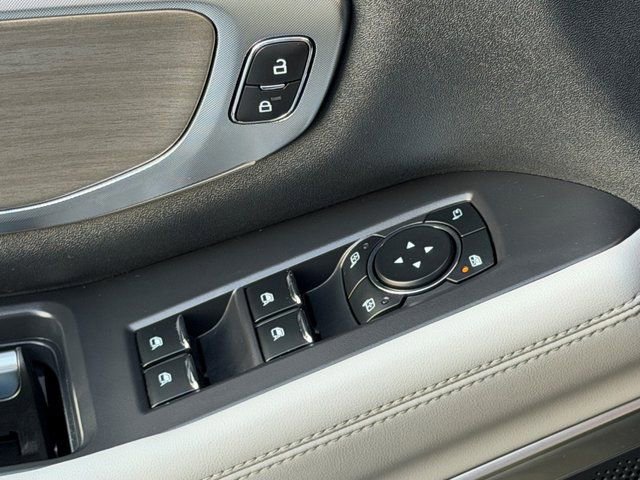 Certified 2025 Ford Expedition Max Platinum image 24