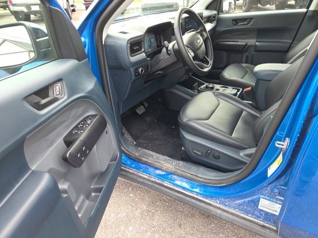 Certified 2025 Ford Maverick Lariat w/ Black Appearance Package image 14