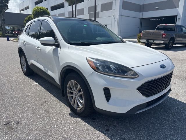 Certified 2020 Ford Escape SE FWD image 1