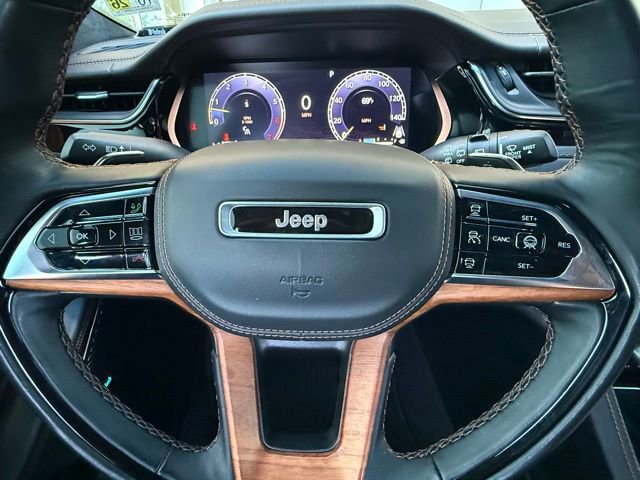 Used 2022 Jeep Grand Cherokee Summit AWD/4WD image 23