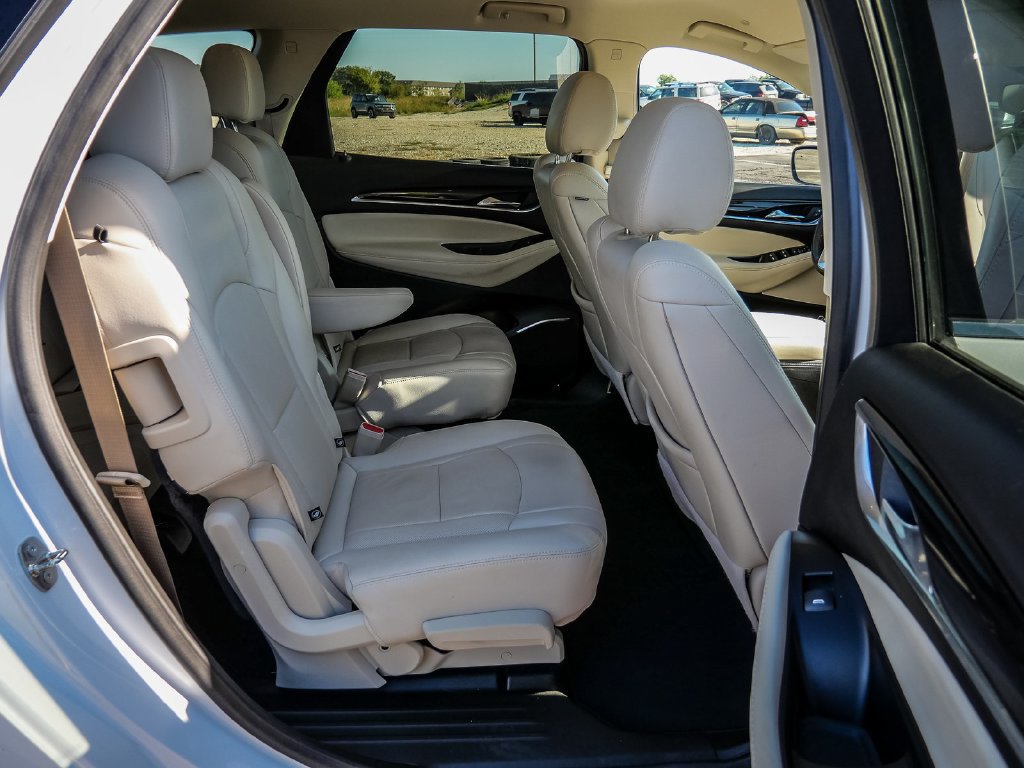 Used 2023 Buick Enclave Essence w/ Sport Touring Edition FWD image 20