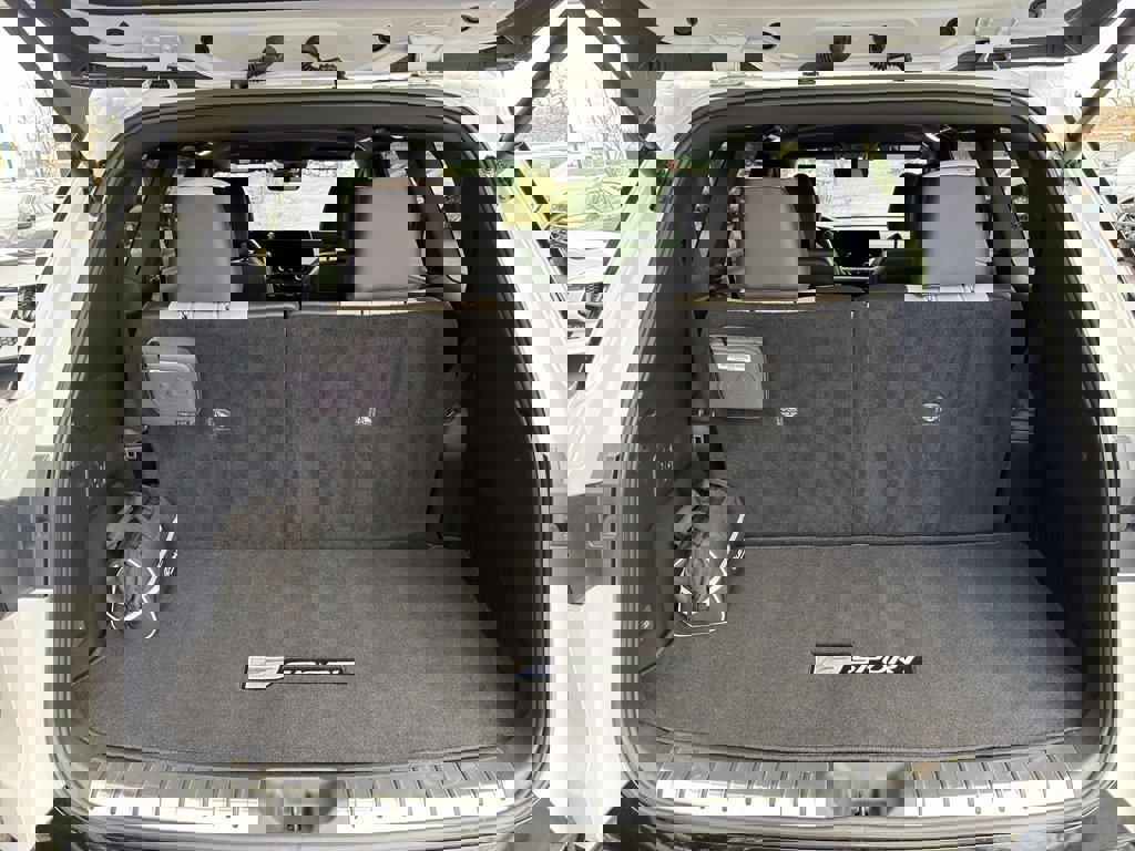 Used 2025 Lexus TX 500h AWD w/ Technology Package image 16