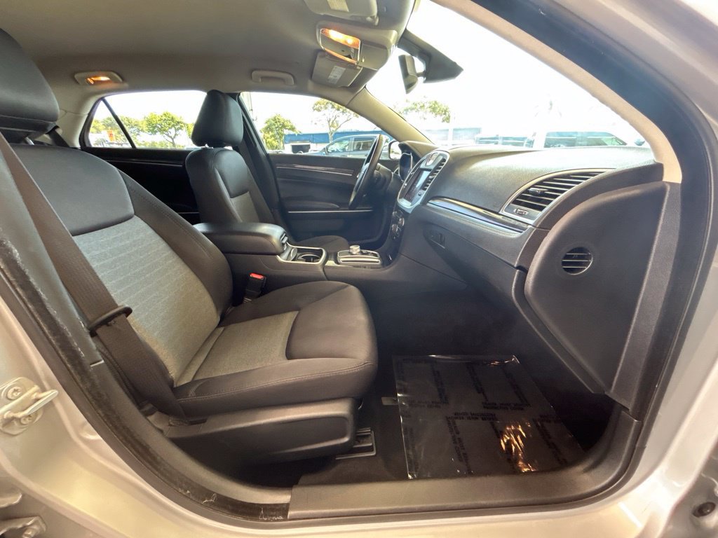Used 2021 Chrysler 300 Touring w/ Sport Appearance Package RWD image 22