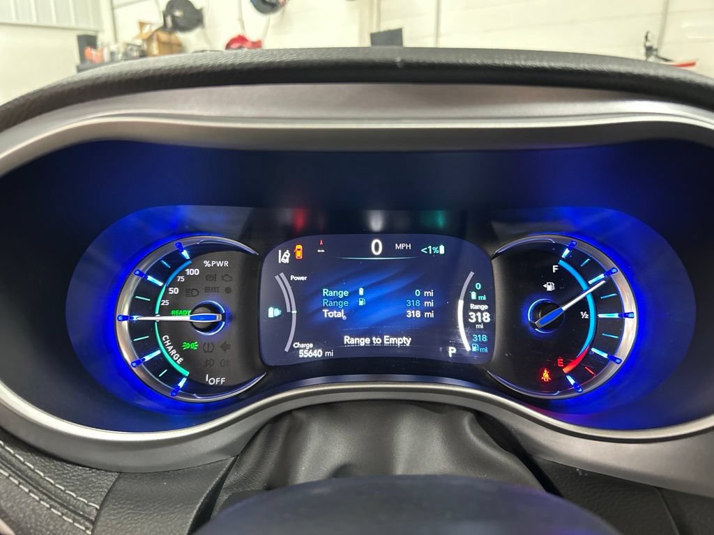 Used 2022 Chrysler Pacifica Touring-L w/ S Appearance Package FWD image 17