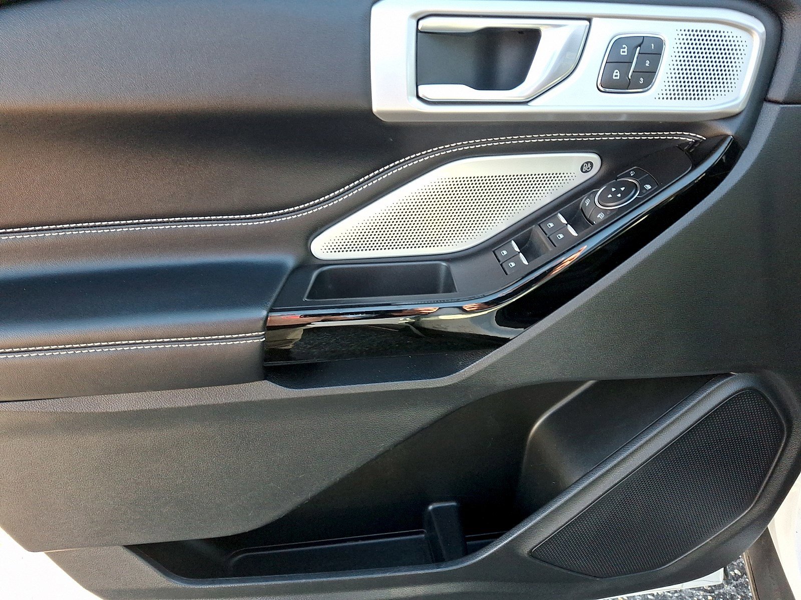 Certified 2022 Ford Explorer ST w/ Equipment Group 401A image 11