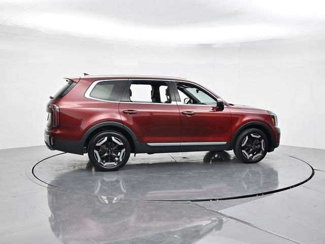 Used 2023 Kia Telluride EX w/ EX Captain's Chair Package FWD video 2