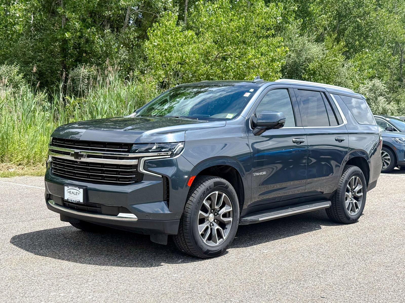 Used 2021 Chevrolet Tahoe LT w/ LT Signature Package AWD/4WD image 3