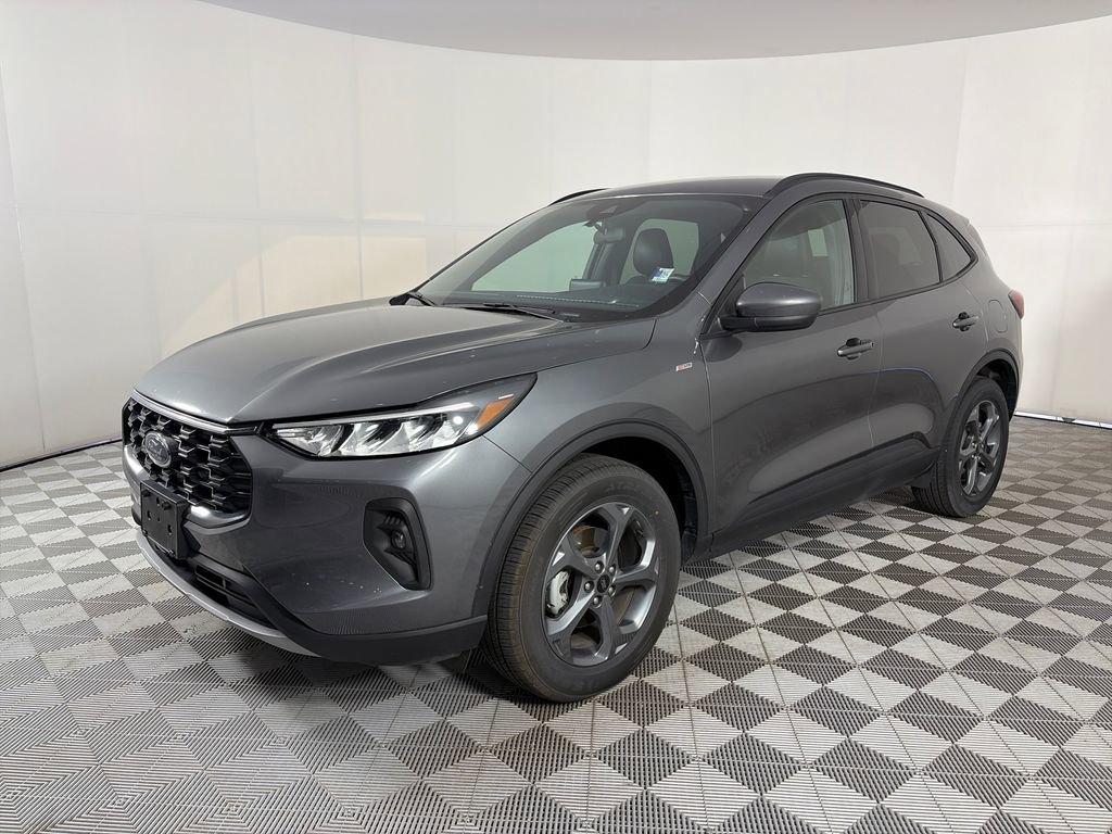 Certified 2025 Ford Escape ST-Line Select AWD/4WD image 3