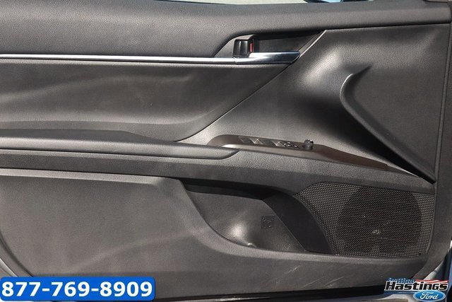 Used 2024 Toyota Camry SE image 9