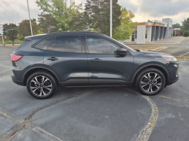 Certified 2022 Ford Escape SE w/ SE Sport Appearance Package AWD/4WD image 3