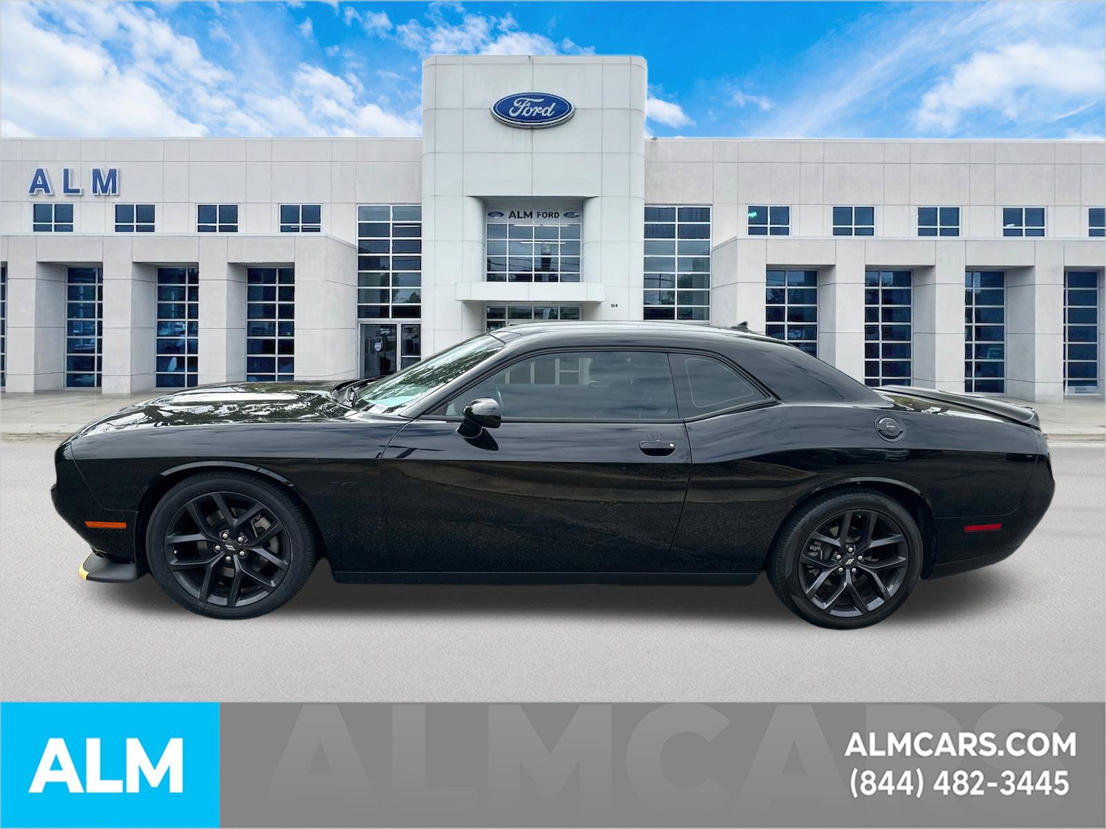 Used 2023 Dodge Challenger R/T w/ Blacktop Package RWD image 9
