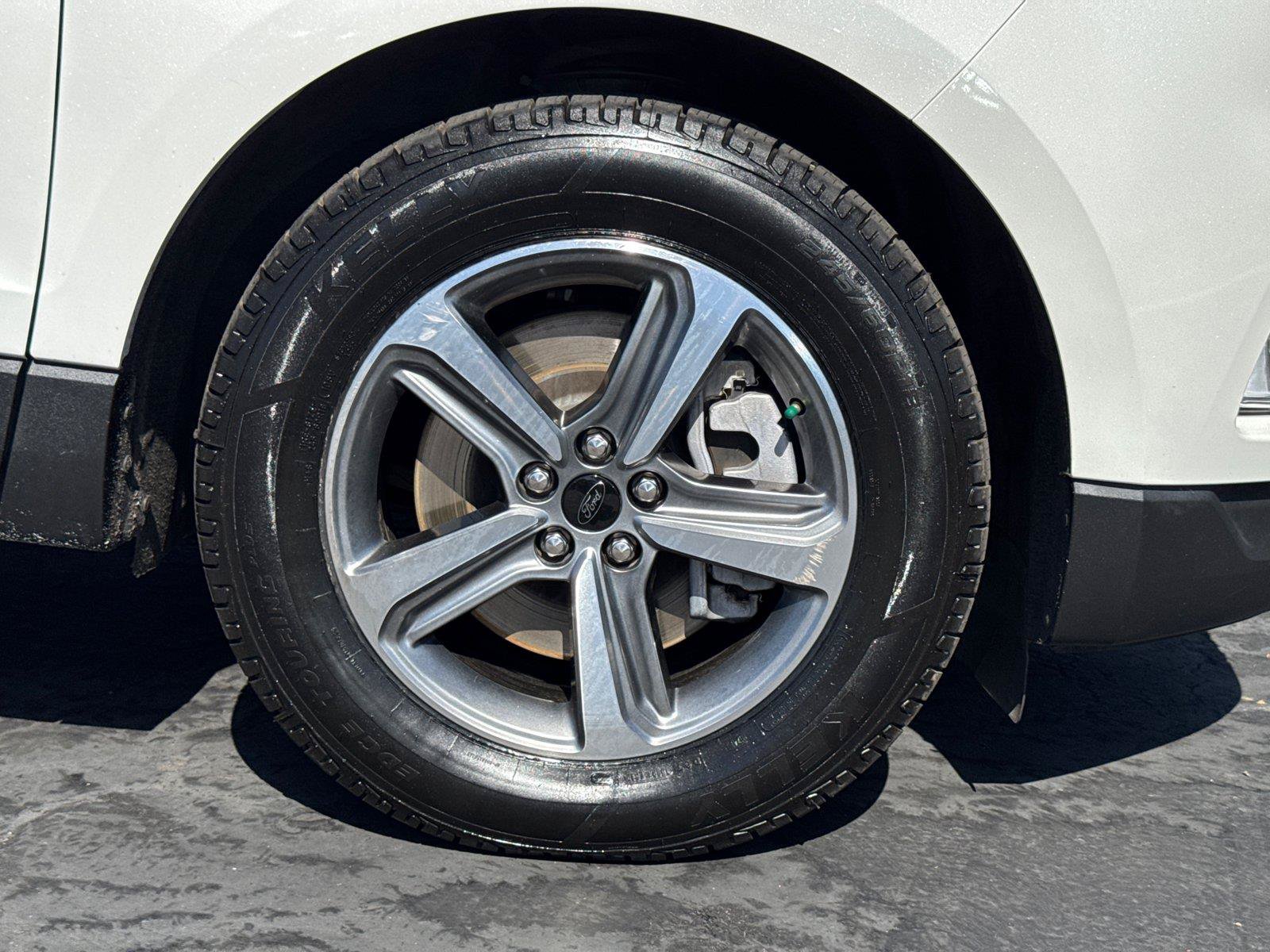 Certified 2023 Ford Edge SEL w/ Convenience Package AWD/4WD image 6