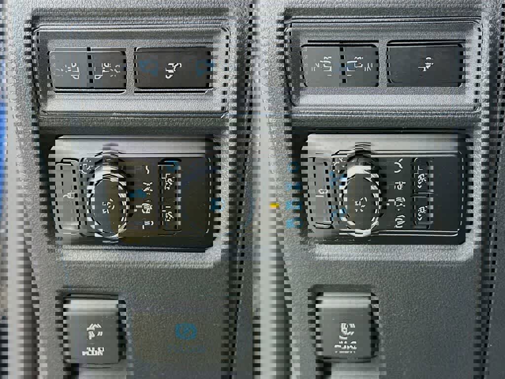 Certified 2023 Ford F150 XLT w/ Equipment Group 302A High image 27