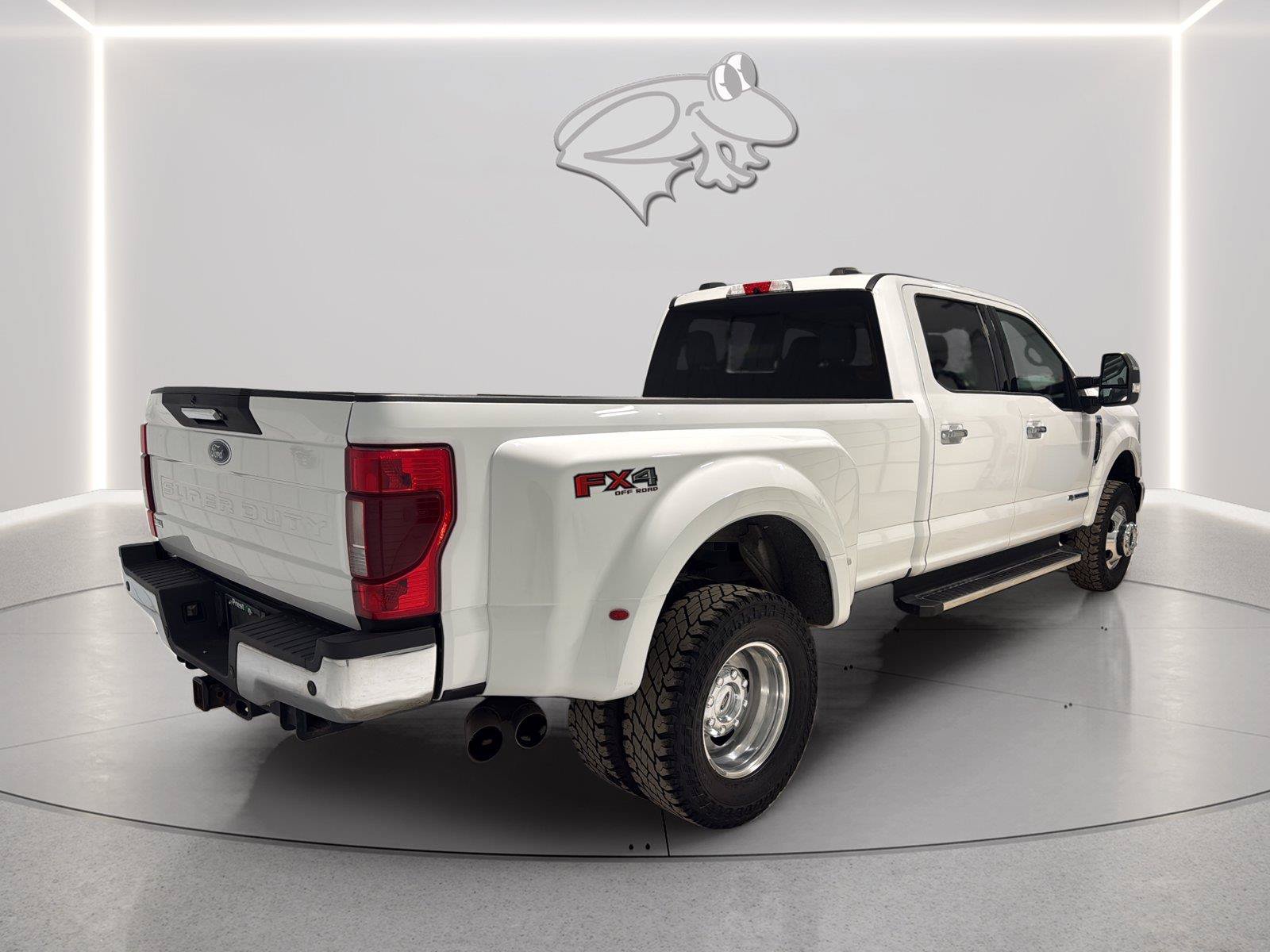 Certified 2022 Ford F350 XLT w/ XLT Premium Package AWD/4WD image 5