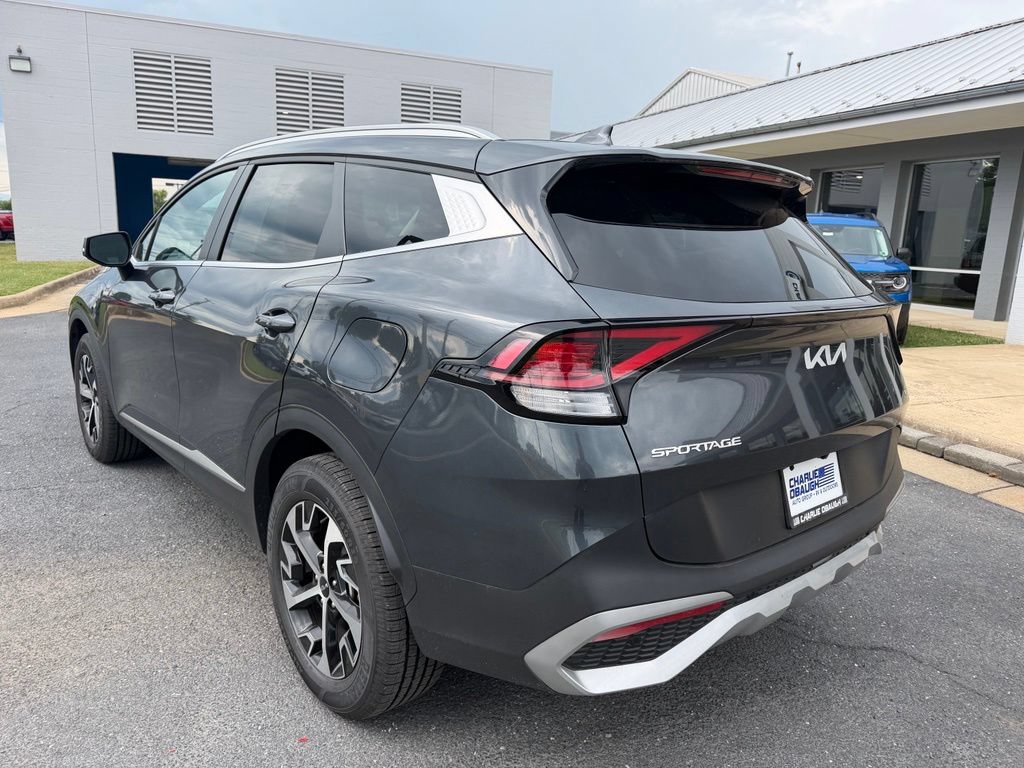 Used 2024 Kia Sportage EX AWD/4WD image 3