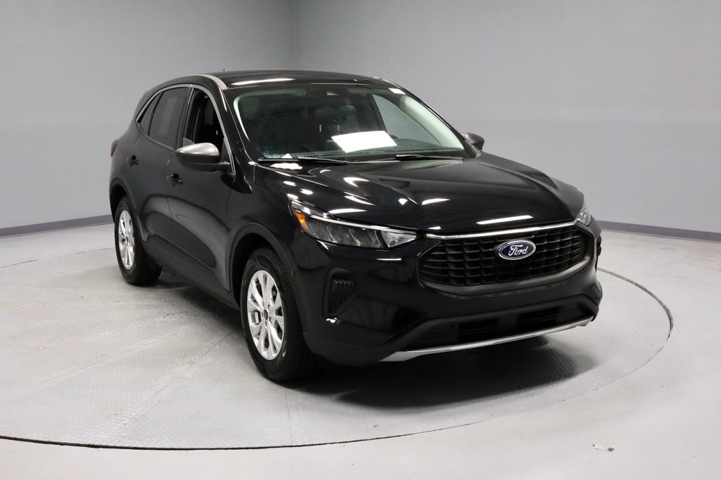 Certified 2024 Ford Escape Active w/ Cold Weather Package FWD image 1