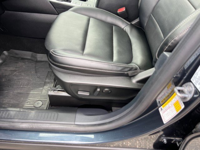 Certified 2022 Ford Escape SEL w/ Technology Package AWD/4WD image 9