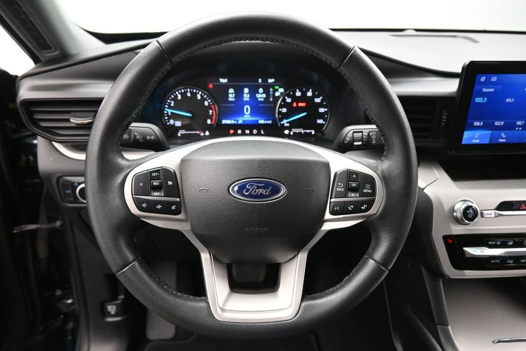Certified 2023 Ford Explorer XLT RWD image 11