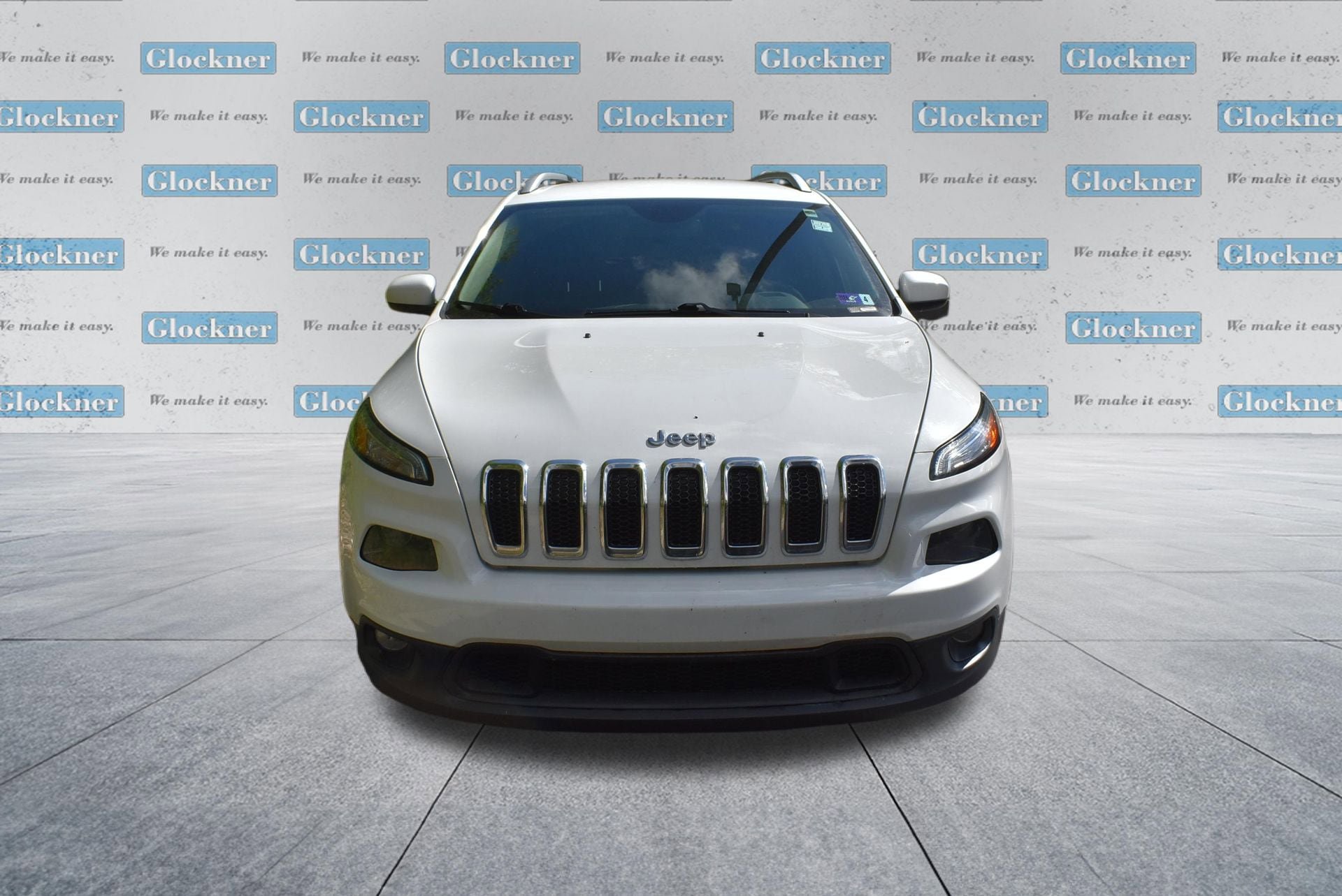 Used 2018 Jeep Cherokee Latitude Plus w/ Cold Weather Group AWD/4WD image 11