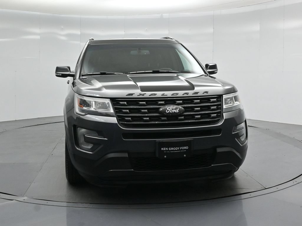 Certified 2017 Ford Explorer XLT w/ Equipment Group 202A FWD image 55