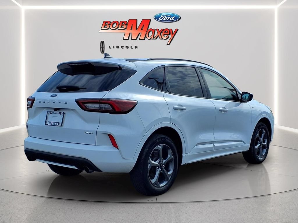 Certified 2023 Ford Escape ST-Line AWD/4WD image 4