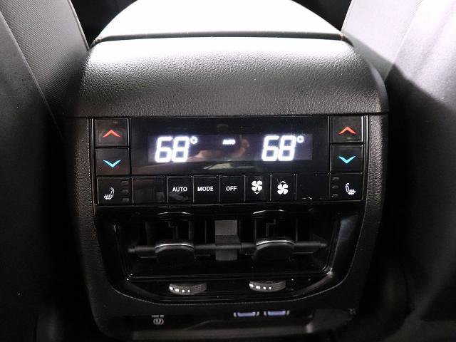 Used 2021 Jeep Grand Cherokee L Summit w/ Luxury Tech Group V AWD/4WD image 15