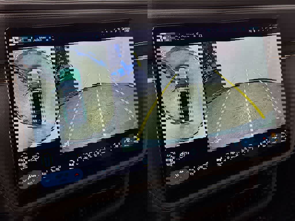 Used 2025 Rivian R1S Adventure image 28