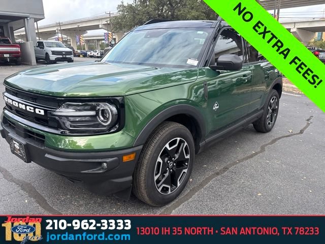 Certified 2023 Ford Bronco Sport Outer Banks w/ Tech Package AWD/4WD image 3