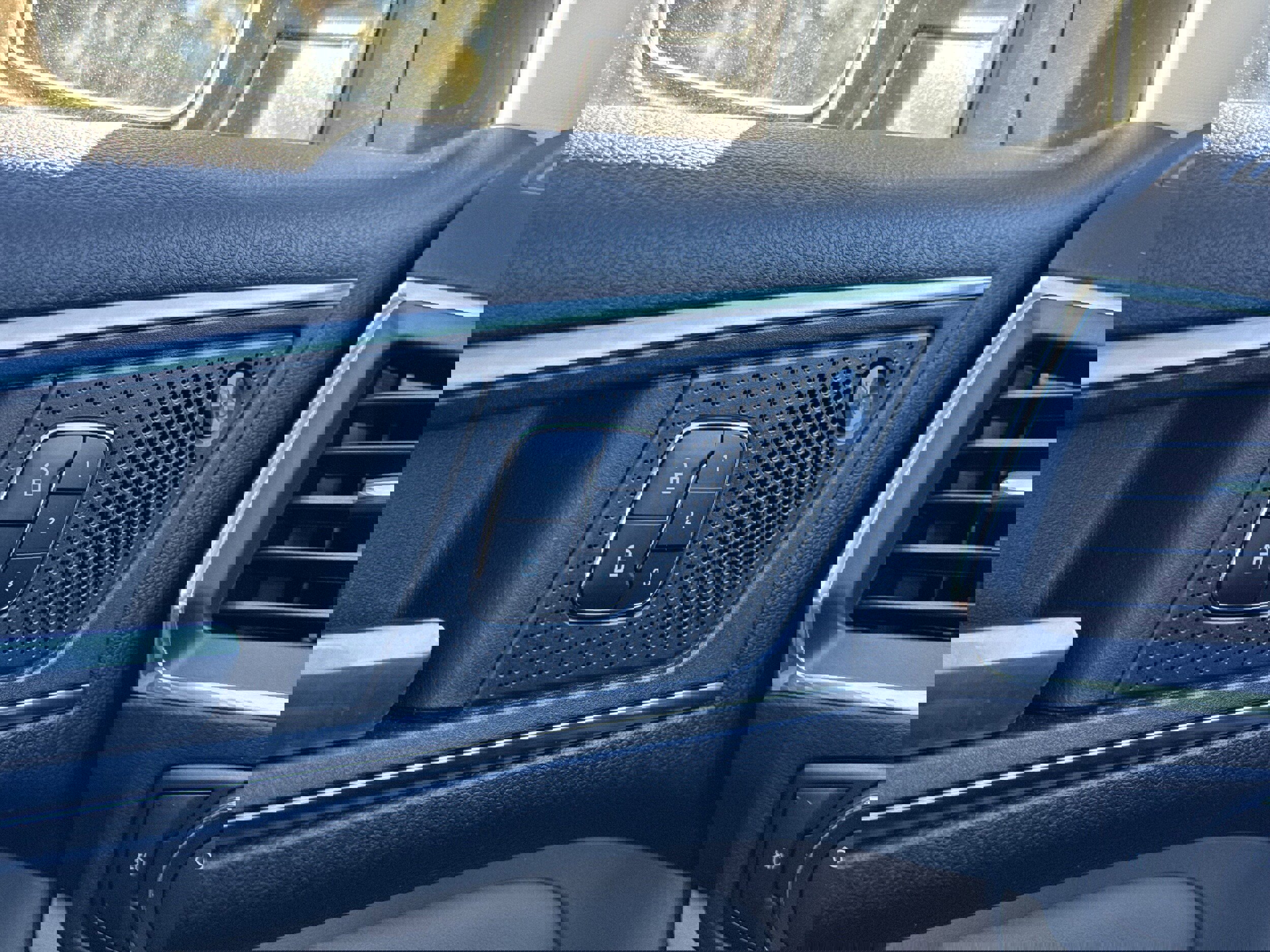 Certified 2022 Ford Edge Titanium w/ Equipment Group 301A image 22