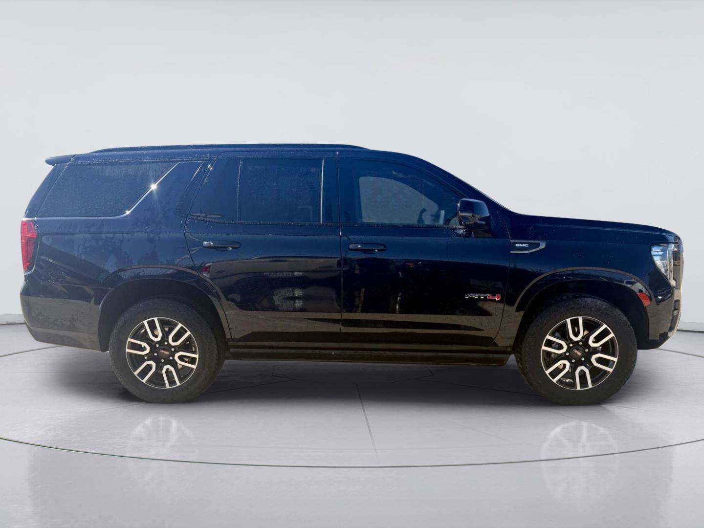 Used 2024 GMC Yukon AT4 w/ AT4 Premium Package AWD/4WD image 2