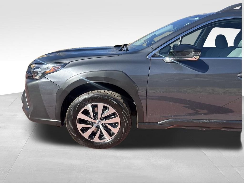 Used 2023 Subaru Outback Premium AWD/4WD image 32