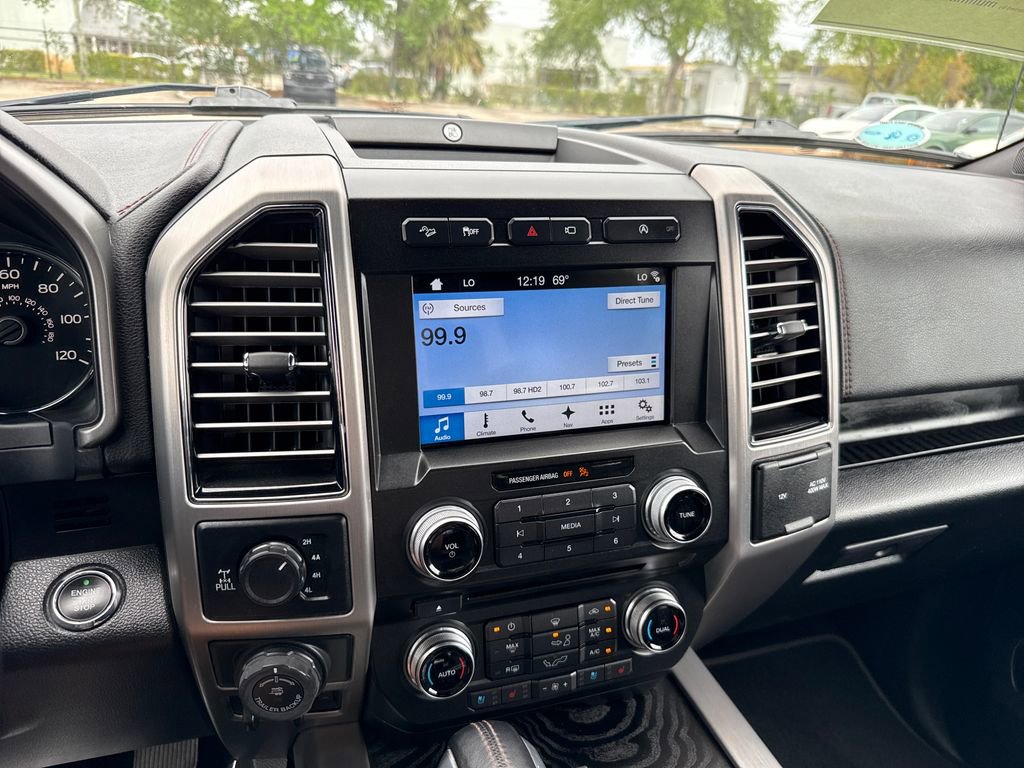 Certified 2018 Ford F150 Platinum w/ Equipment Group 701A Luxury image 20