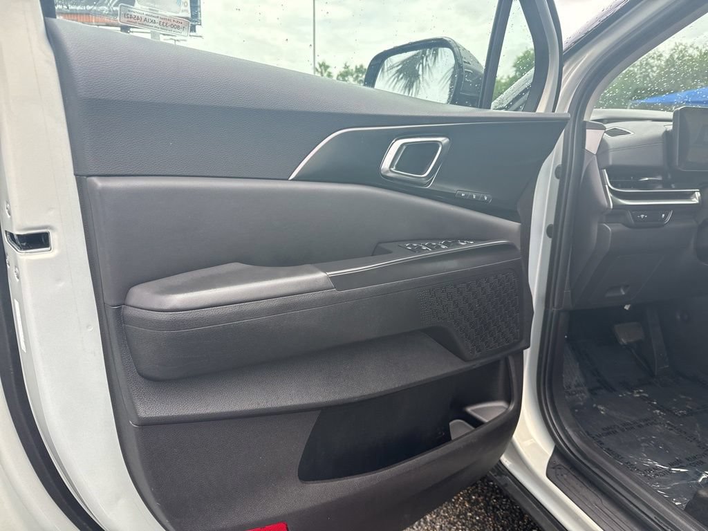 Used 2025 Kia Carnival SX FWD image 16