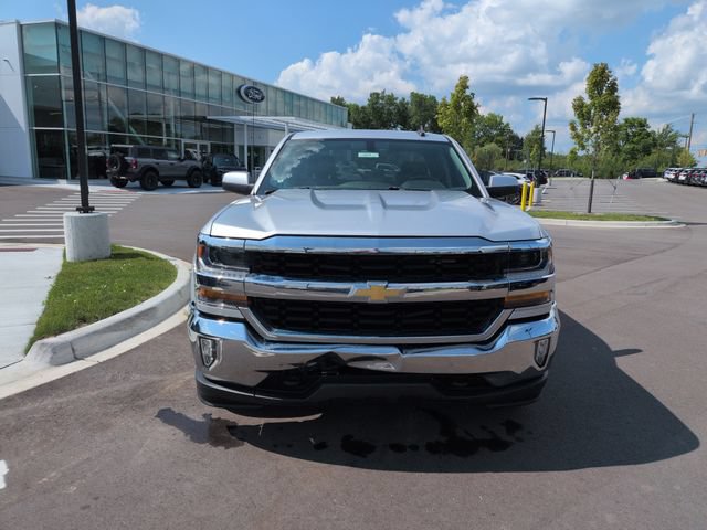 Used 2018 Chevrolet Silverado 1500 LT w/ All Star Edition AWD/4WD image 8