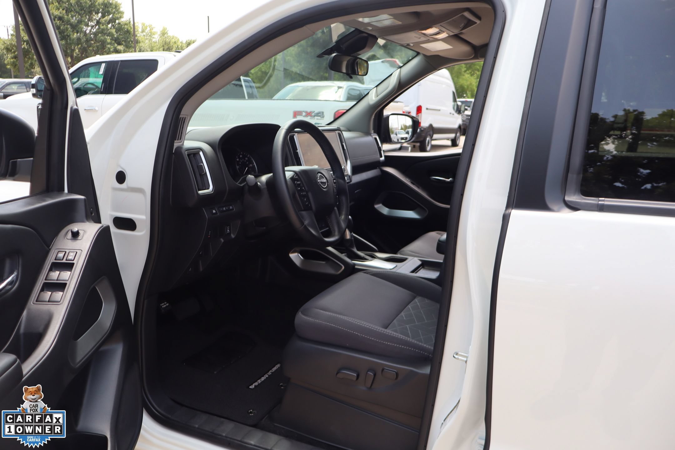 Used 2025 Nissan Frontier SV w/ SV Convenience Package RWD image 24