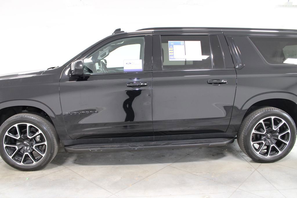 Used 2024 Chevrolet Suburban RST image 11