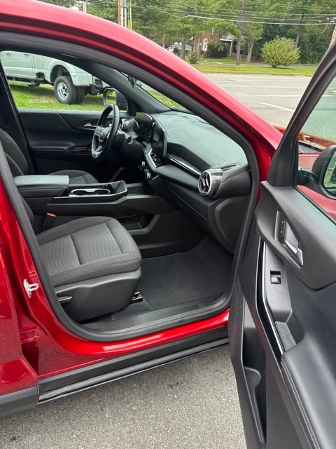 Used 2025 Chevrolet Equinox LT AWD/4WD image 19