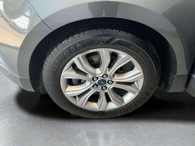 Certified 2019 Ford Edge Titanium w/ Cold Weather Package AWD/4WD image 31
